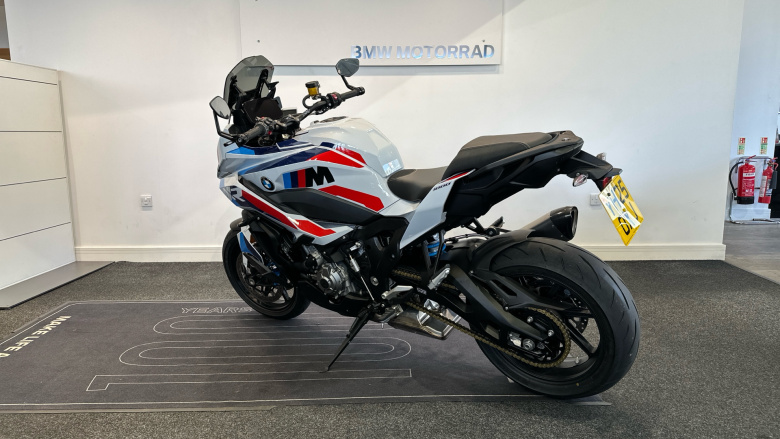 BMW M1000XR (24MY)